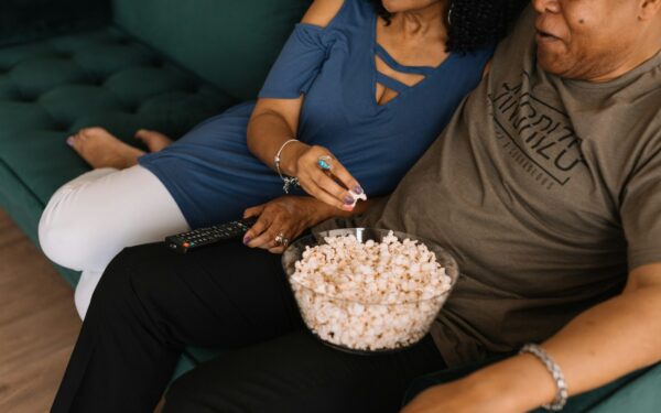 Nädalavahetuse filmimaraton kahele: kuidas valida filme, mis meeldivad nii talle kui talle