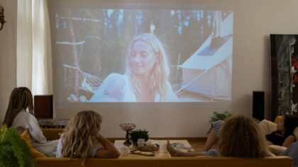 Kodune kinoõhtu kui väike filmifestival: ideid, mis toovad kinokultuuri elutuppa